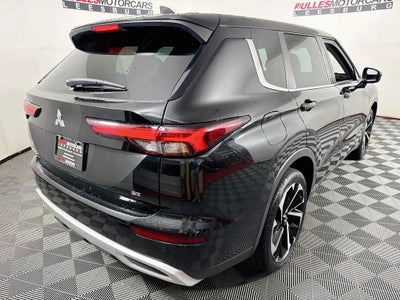 2023 Mitsubishi Outlander SE
