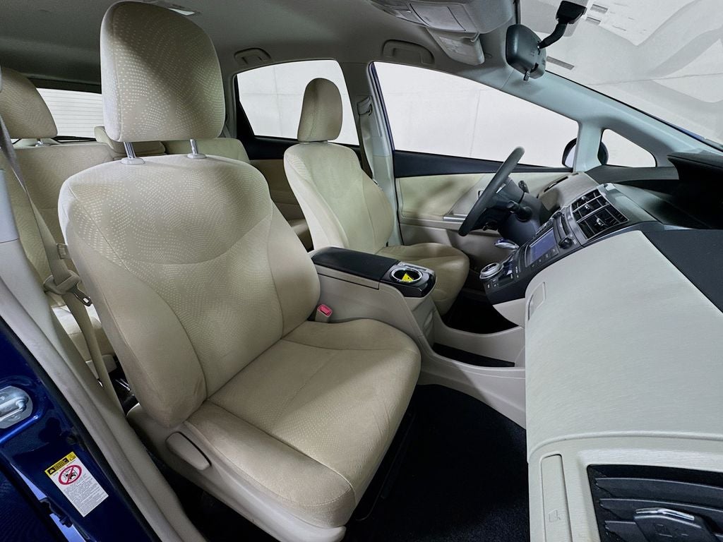 2014 Toyota Prius v Three