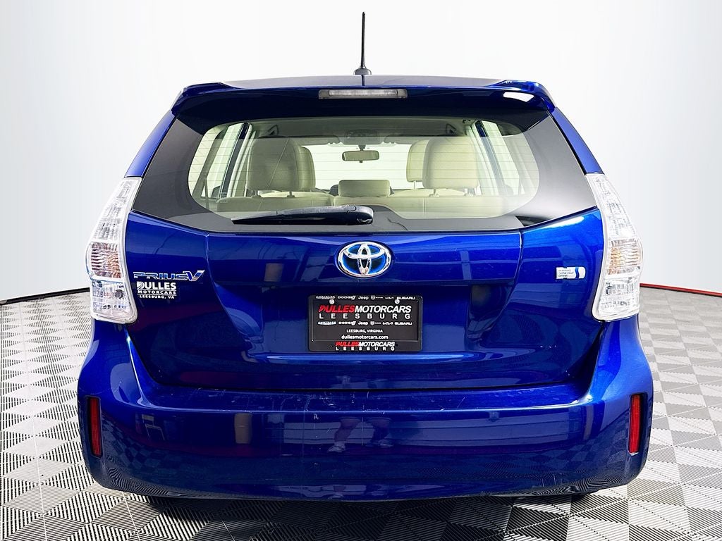 2014 Toyota Prius v Three