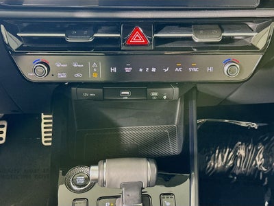 2025 Kia Niro SX Touring