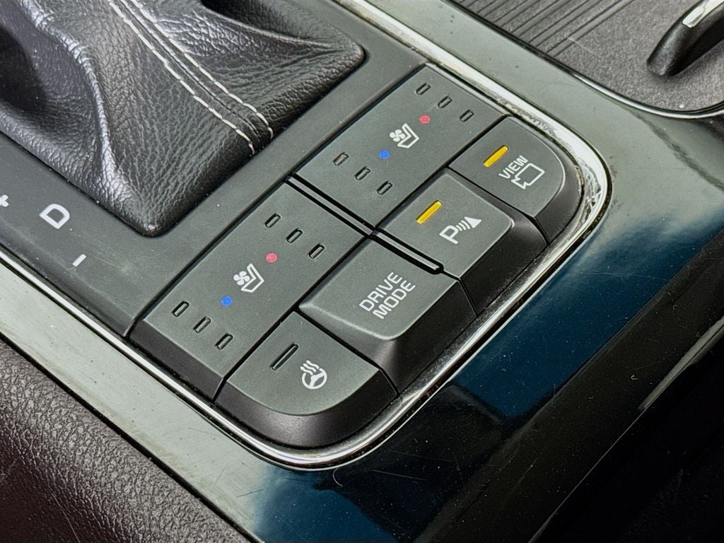 2016 Kia Sedona SXL W/MOBILITY SCOOTER LIFT