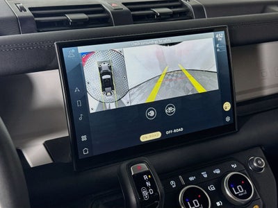 2025 Land Rover Defender 110 P300