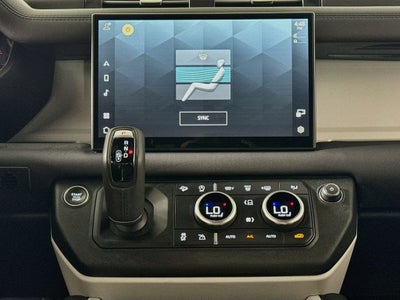 2025 Land Rover Defender 110 P300