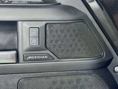2025 Land Rover Defender 110 P300