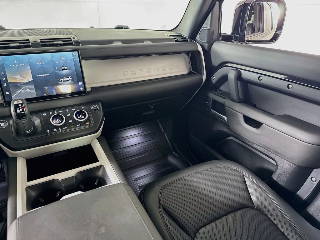 2025 Land Rover Defender 110 P300