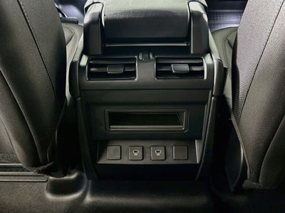2025 Land Rover Defender 110 P300