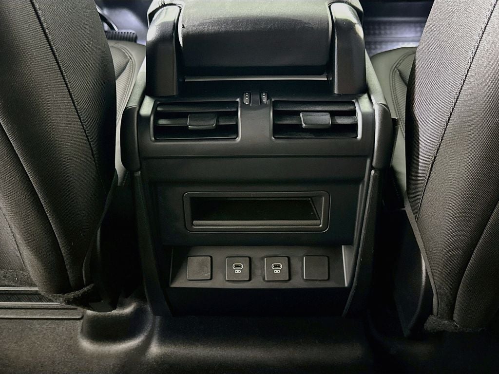 2025 Land Rover Defender 110 P300