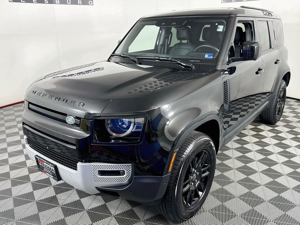 2025 Land Rover Defender 110 P300