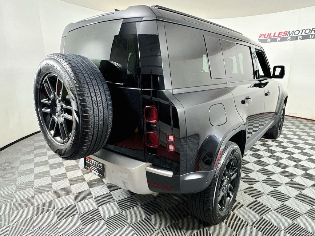 2025 Land Rover Defender 110 P300