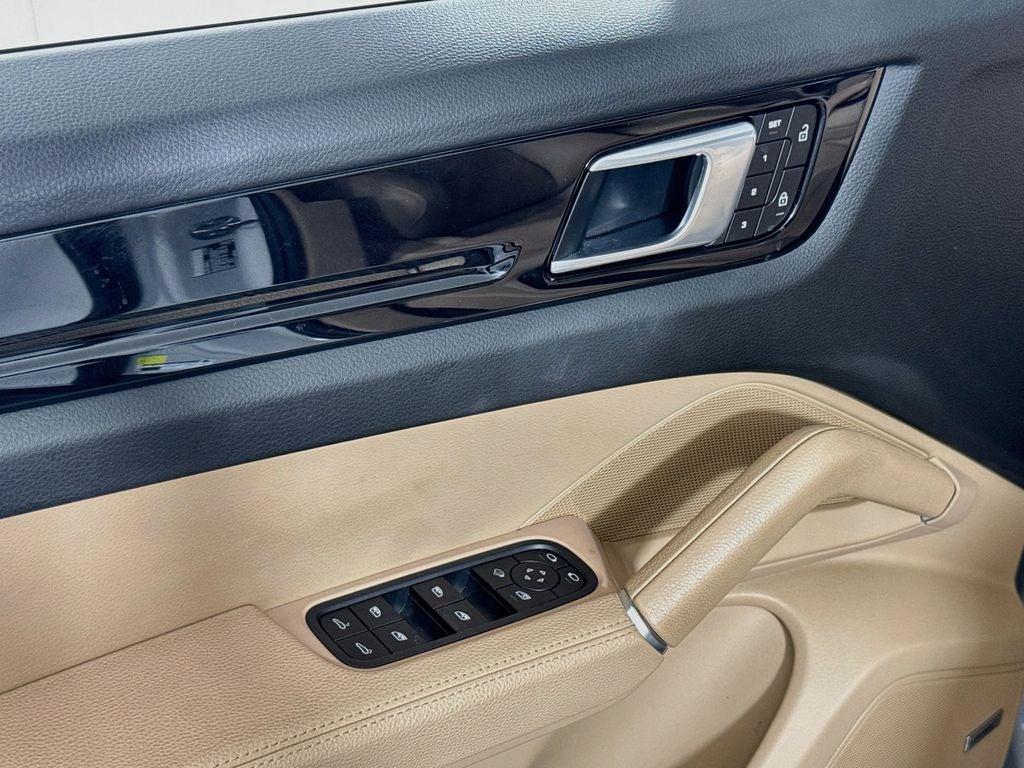 2022 Porsche Cayenne Coupe Premium Package