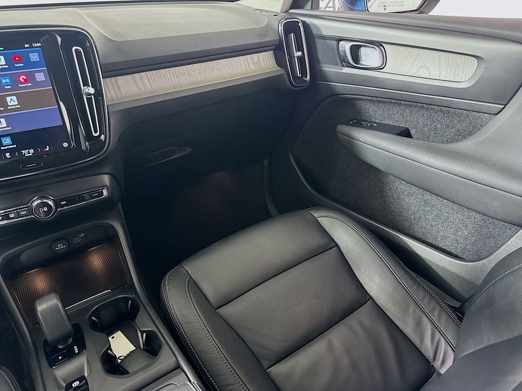 2023 Volvo XC40 B5 Core