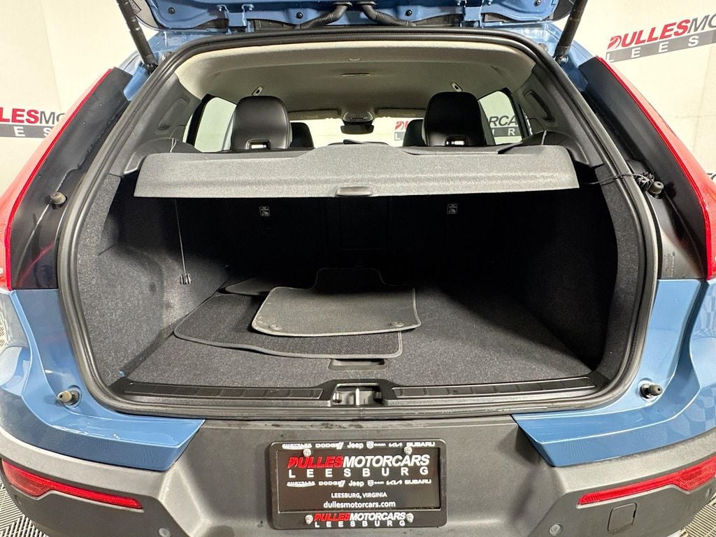 2023 Volvo XC40 B5 Core