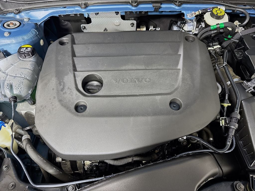 2023 Volvo XC40 B5 Core